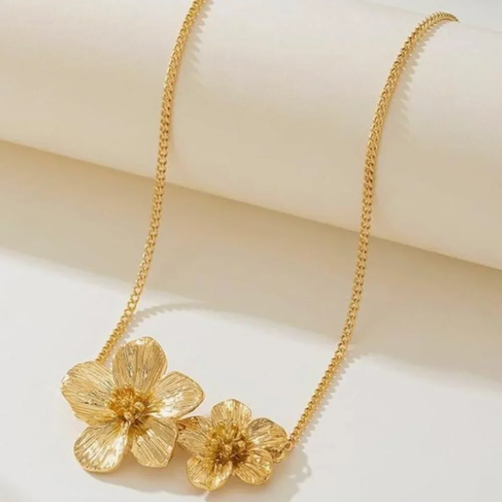 Golden Flower Necklace - Picture 2 of 6